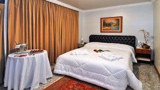 Hotel Like U